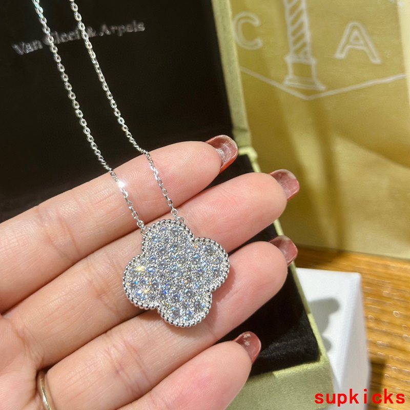 Van Cleef & Arples Jewelry