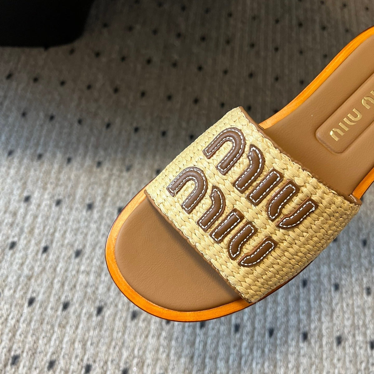 MIU M SLIDES
