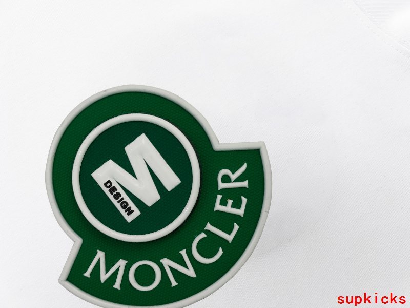Moncler Luxury Cloth