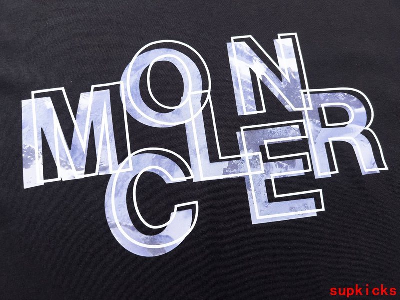 Moncler Luxury Cloth