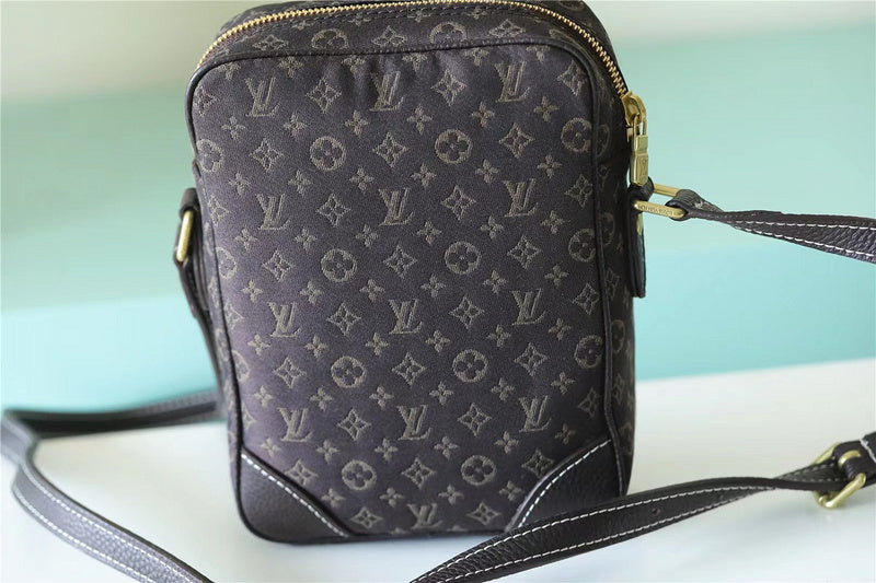 I W Fashion Lu-Vi bags - 9904
