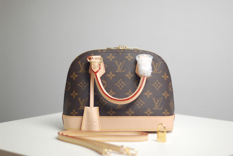 I W Fashion Lu-Vi bags - 8260