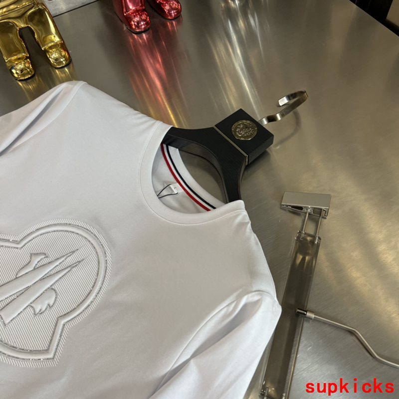 Moncler Luxury Cloth