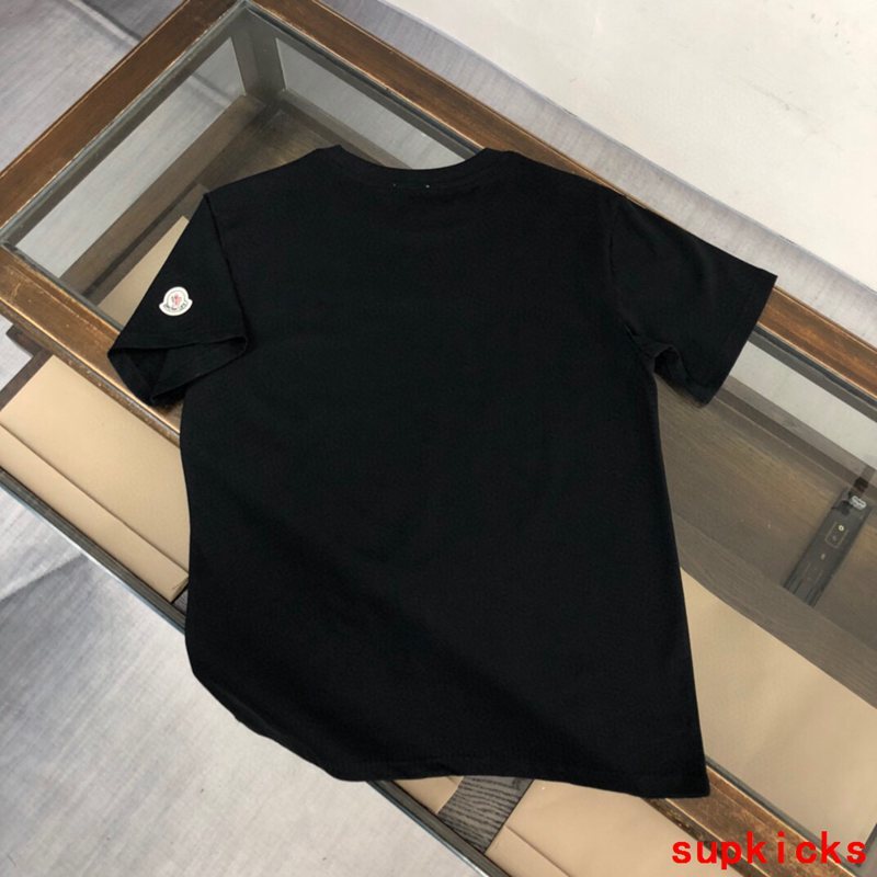 Moncler Luxury Cloth
