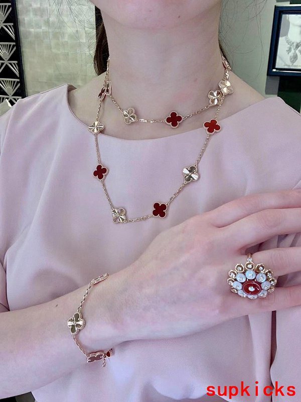 Van Cleef & Arples Jewelry