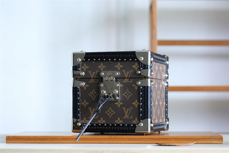 I W Fashion Lu-Vi bags - 9535