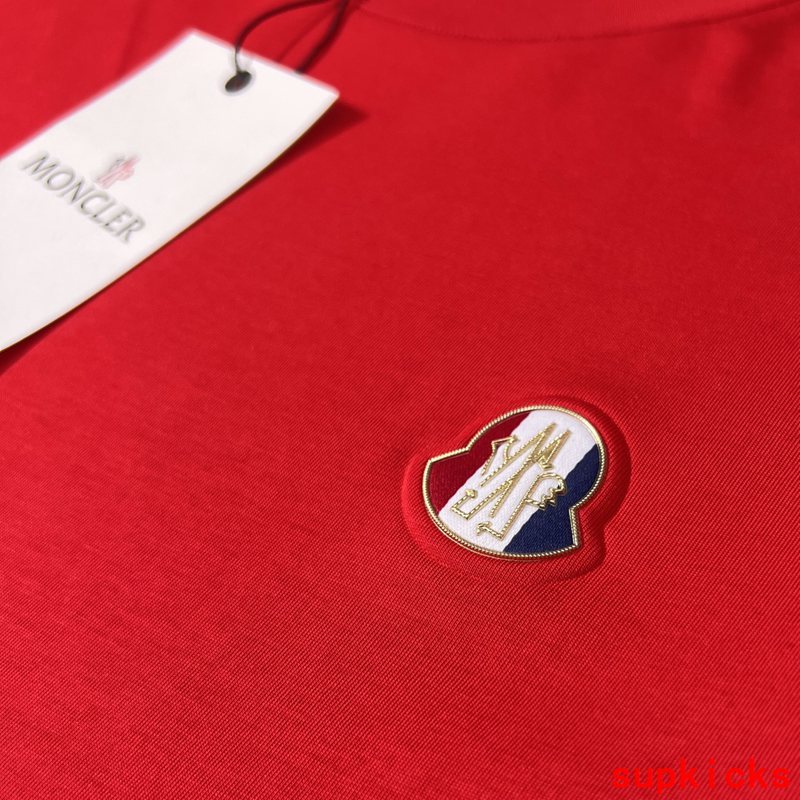 Moncler Luxury Cloth