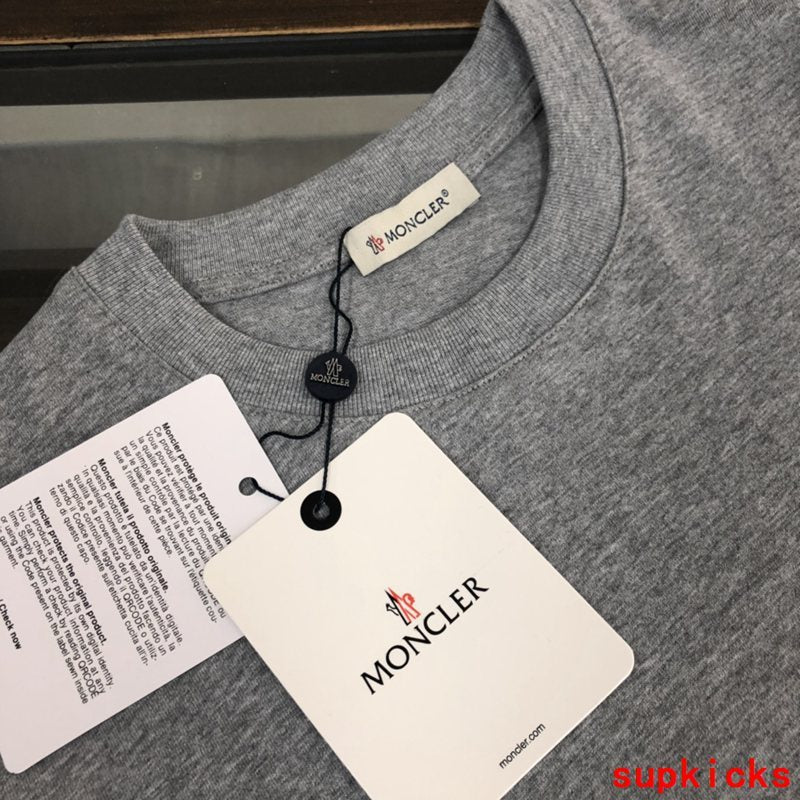 Moncler Luxury Cloth