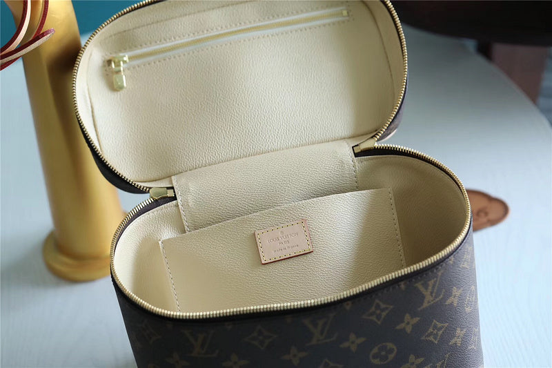 I W Fashion Lu-Vi bags - 8004