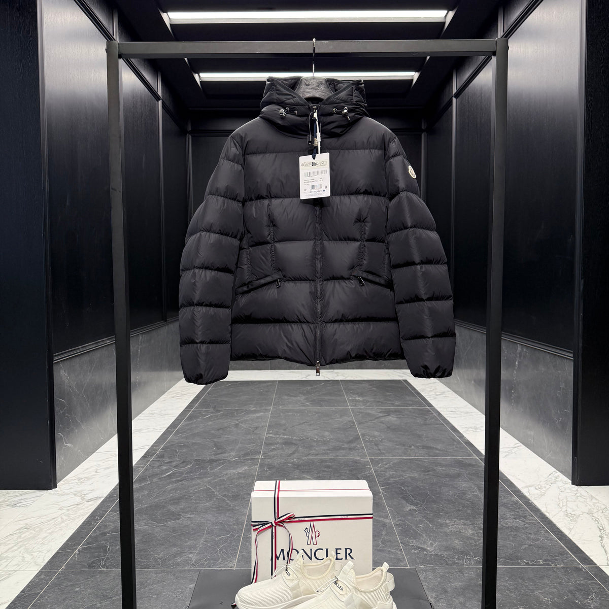 MONC AVOCE JACKET