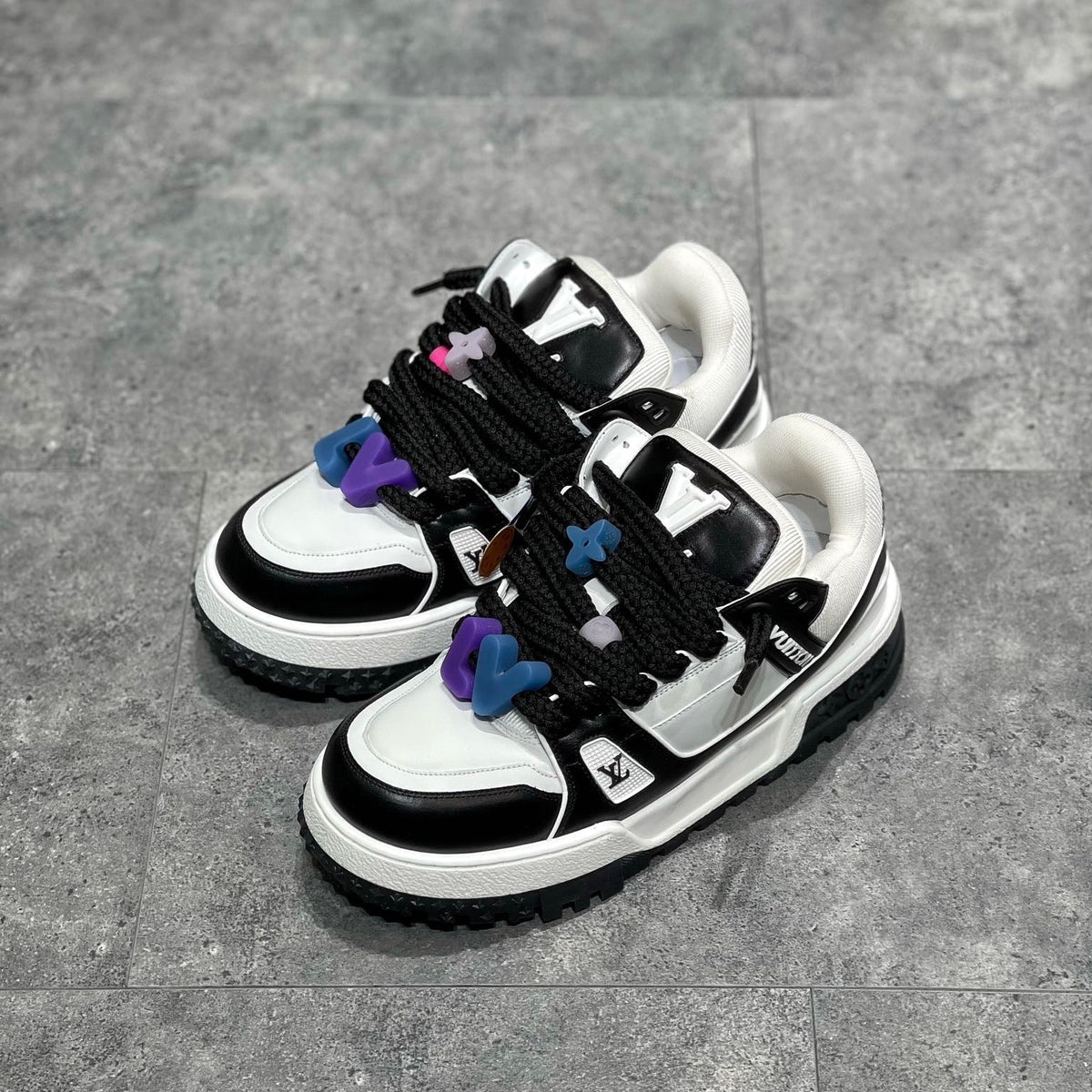 LOU TRAINERS