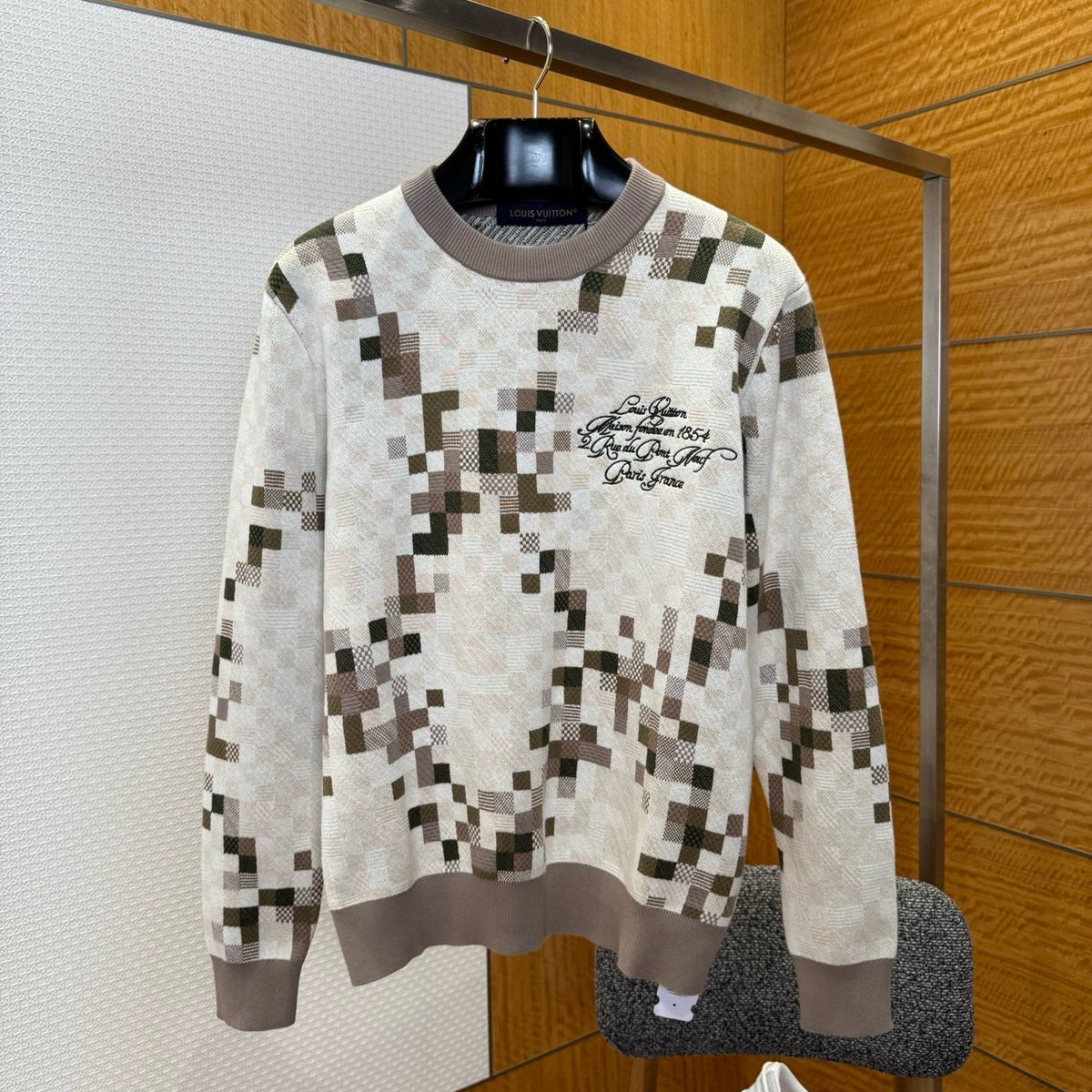 LOU SWEATSHIRT