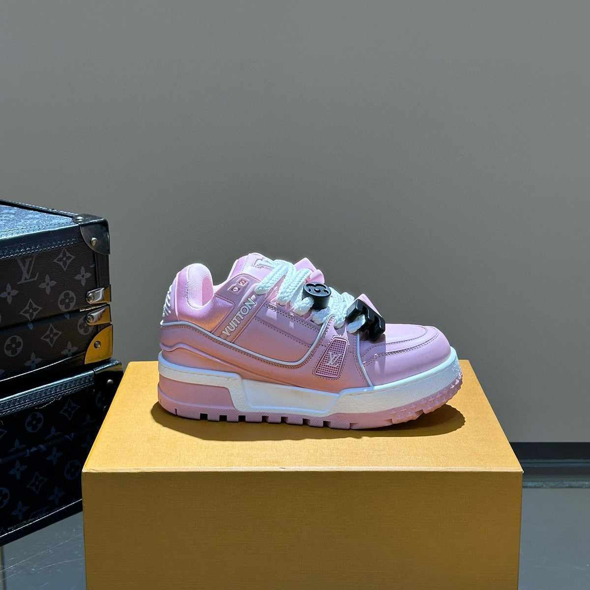 LOU TRAINERS