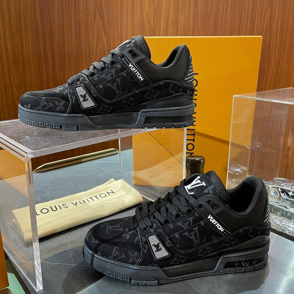 LOU TRAINERS
