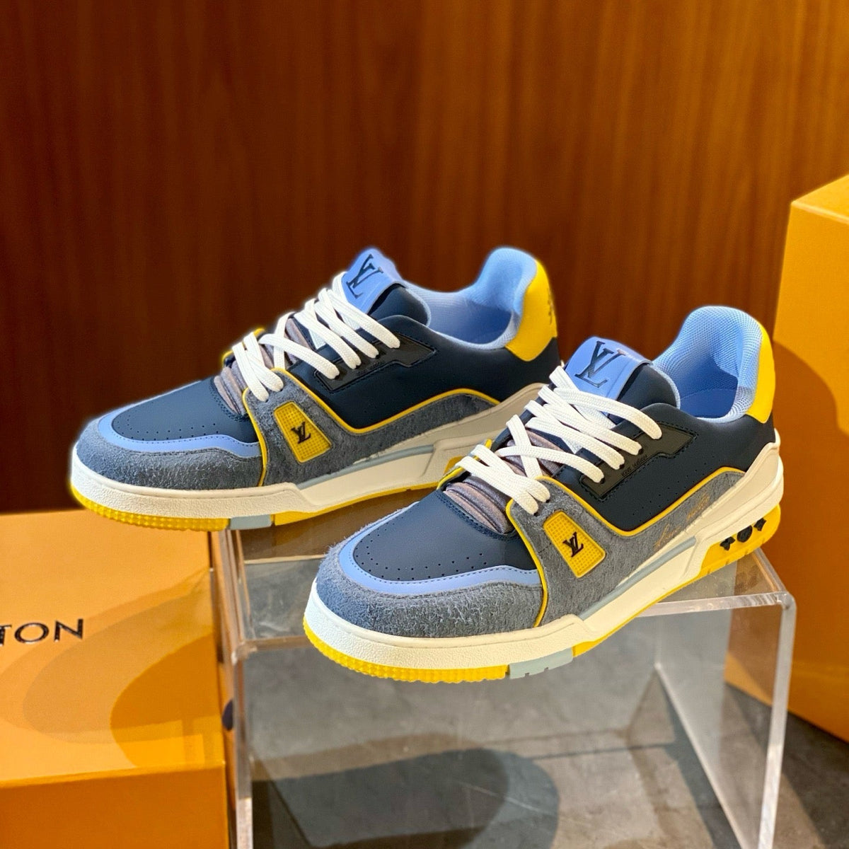 LOU TRAINERS