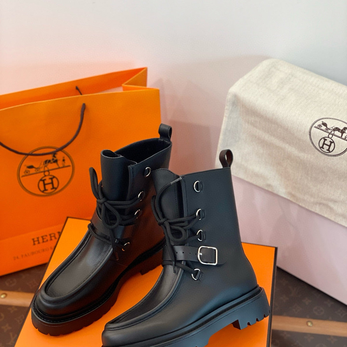 HERM LAND BOOTS