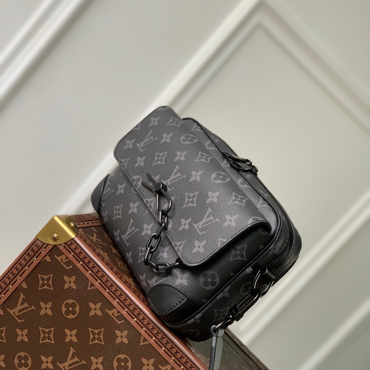 LOU STEAMER MESSENGER BAG
