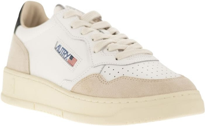 MEDALIST TRAINER IN WHITE/BLACK LEATHER AND SUEDE