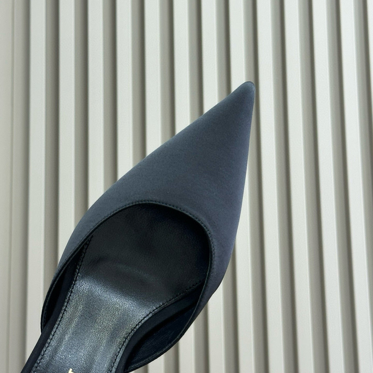 SL HEELS