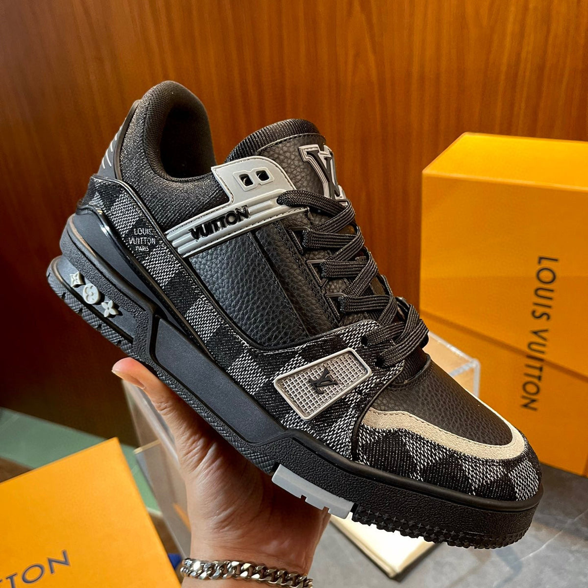 LOU TRAINERS
