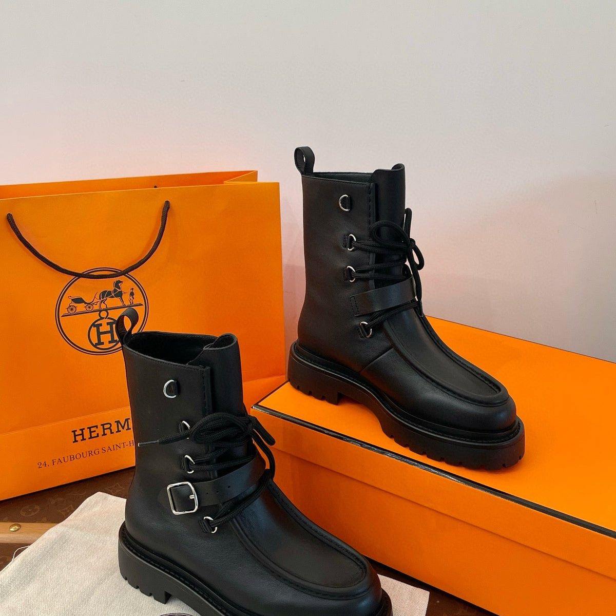 HERM LAND BOOTS