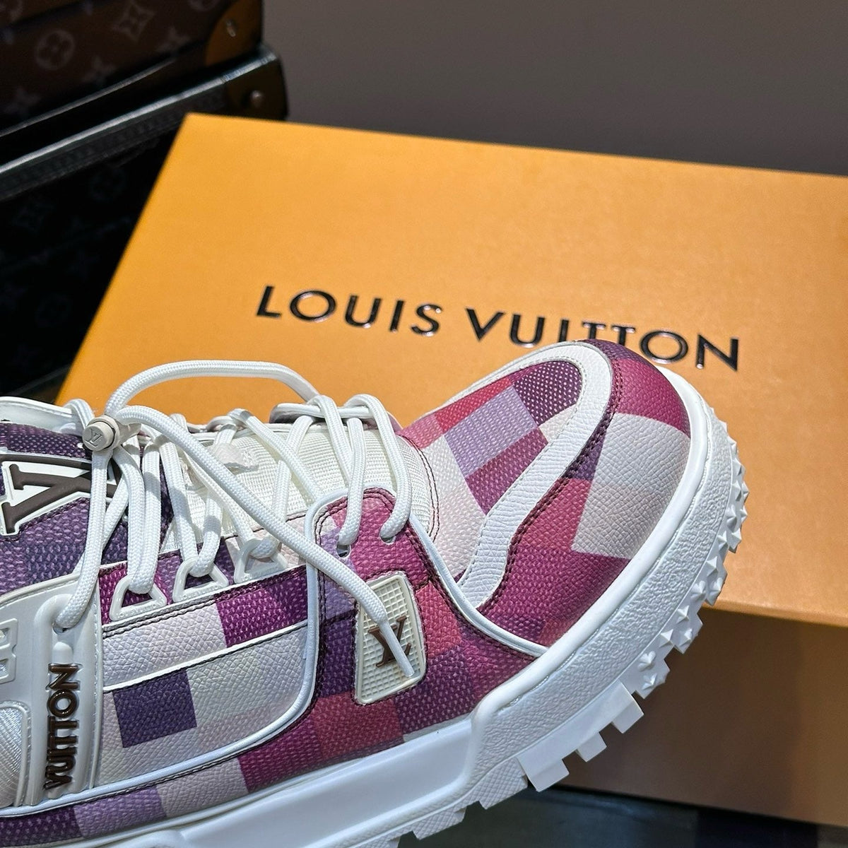 LOU TRAINERS