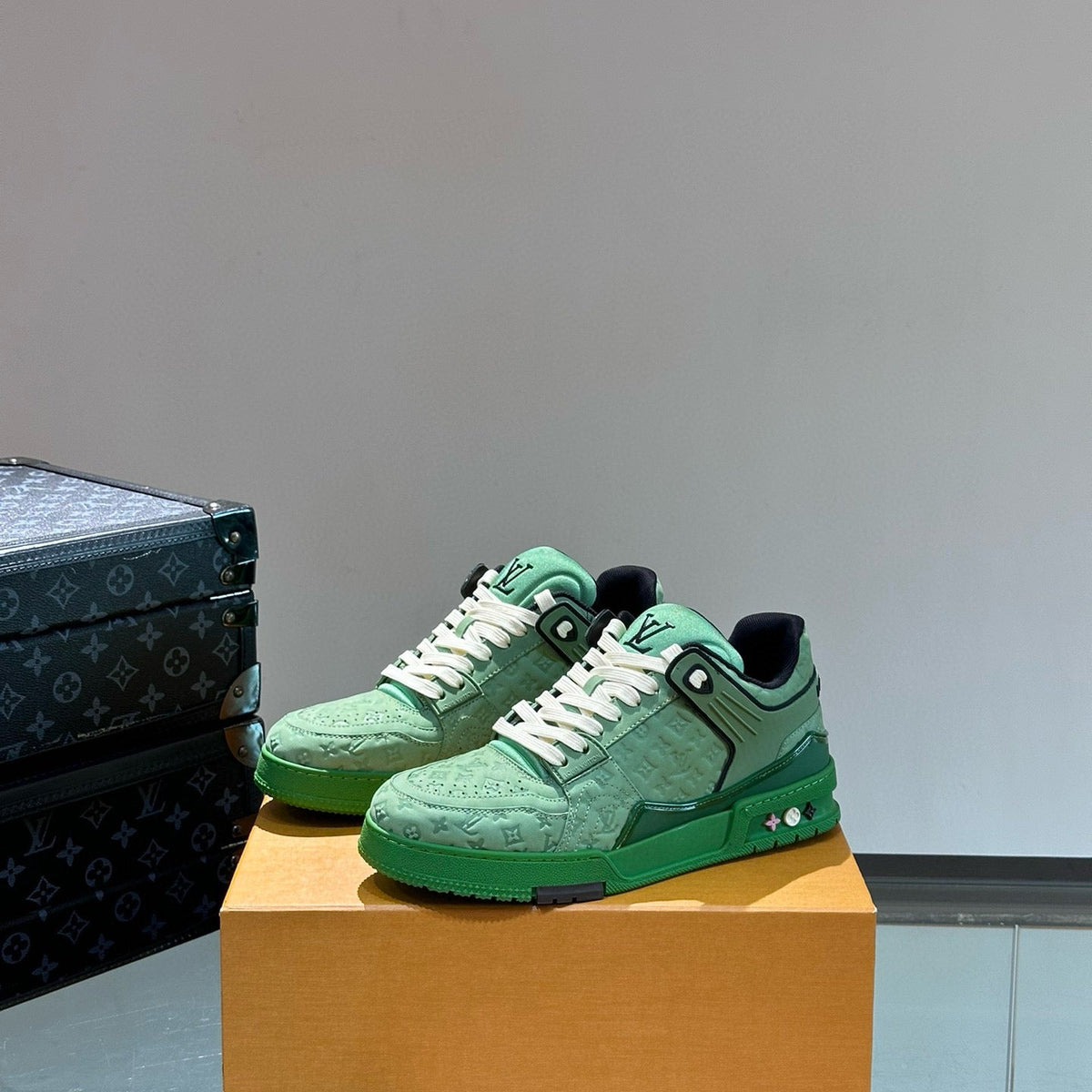 LOU TRAINERS