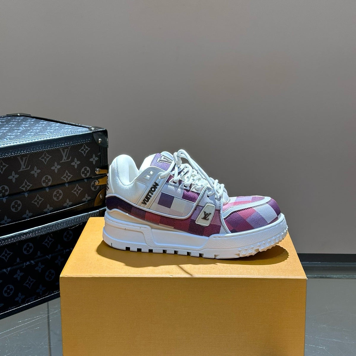 LOU TRAINERS