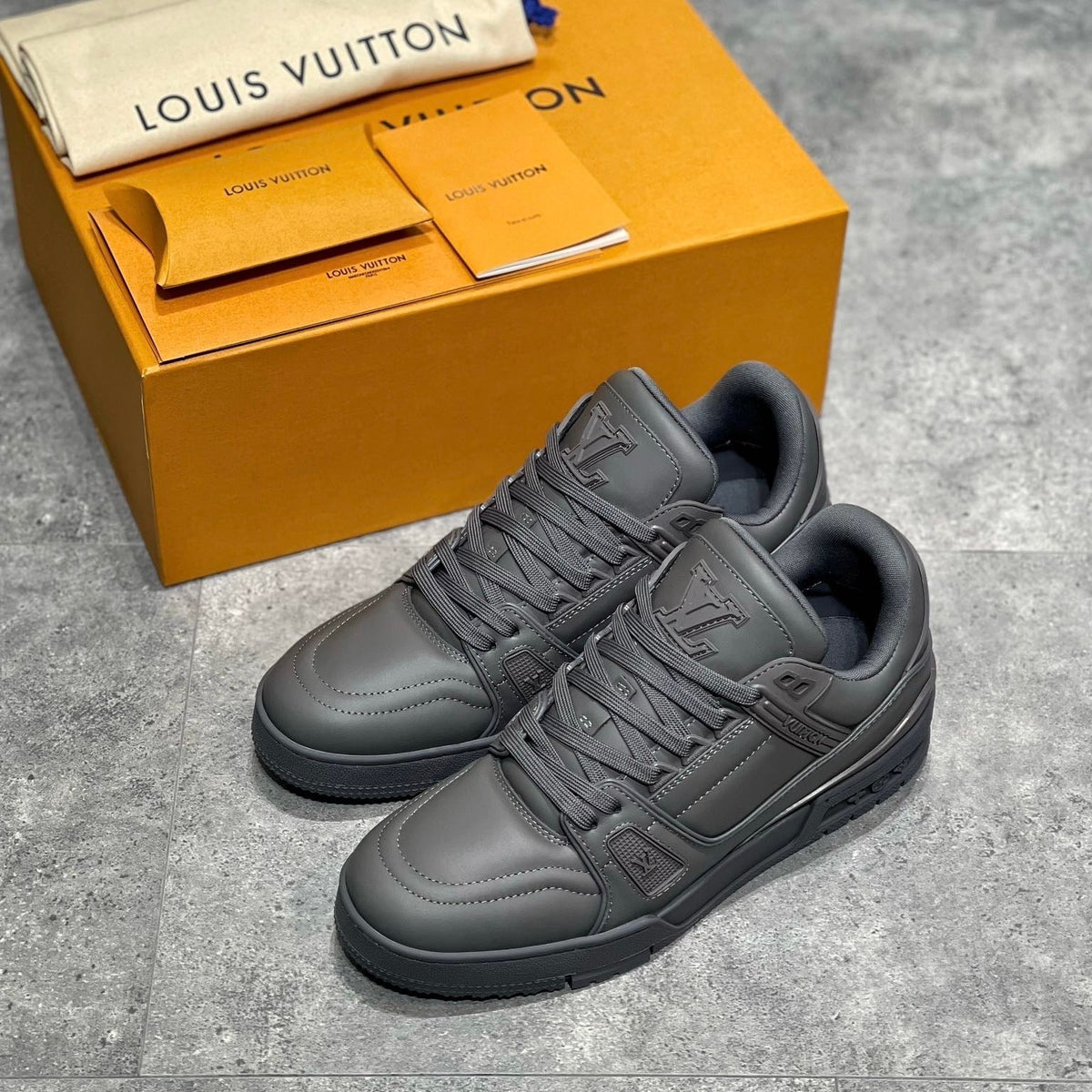 LOU TRAINERS