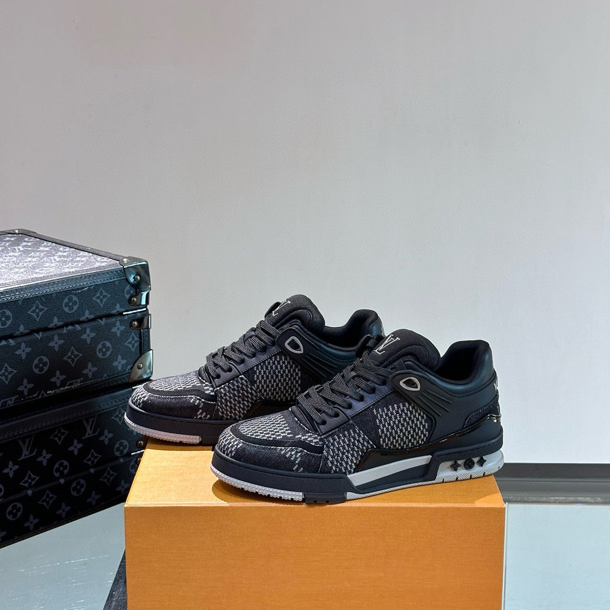 LOU TRAINERS