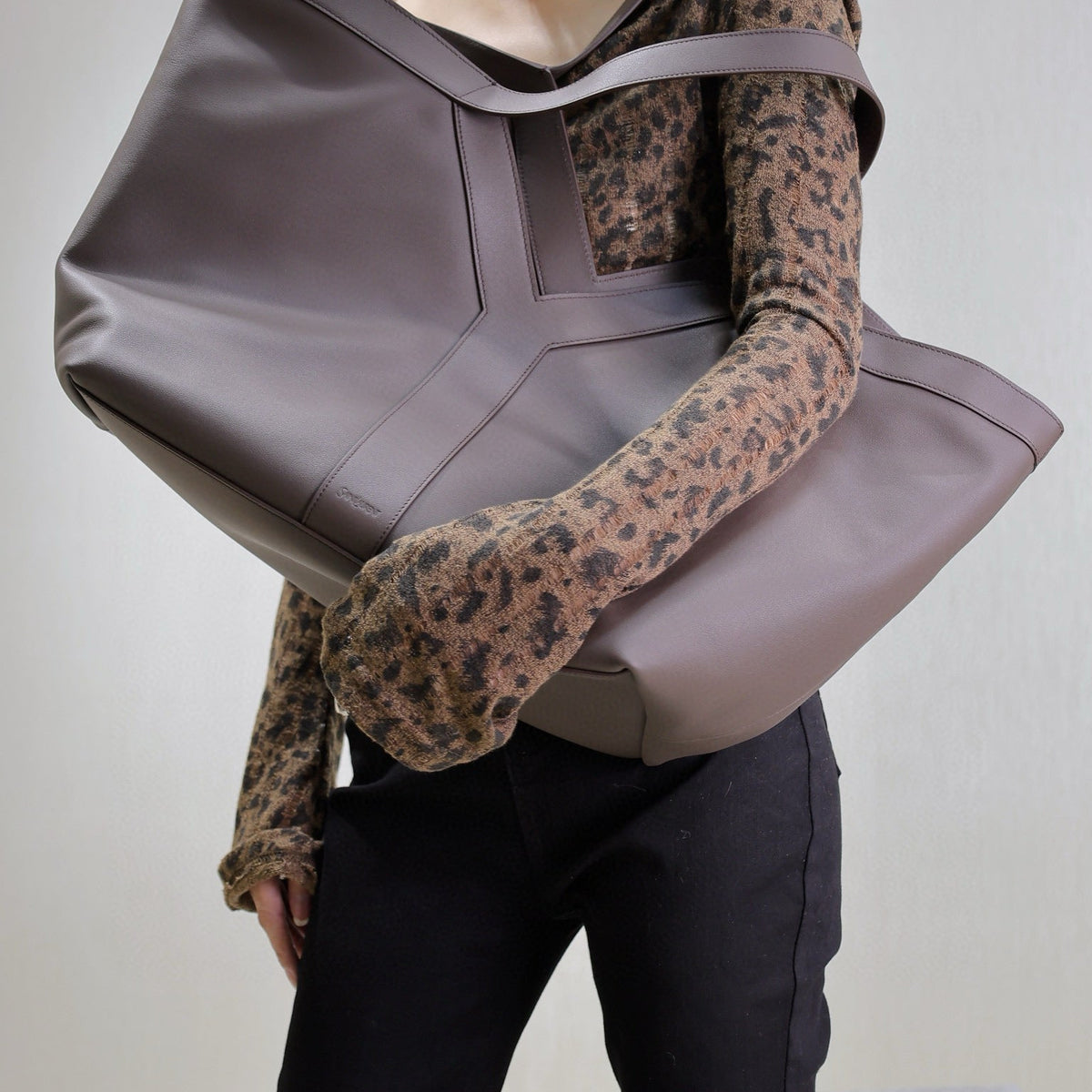 SL Y TOTE IN LEATHER BAG