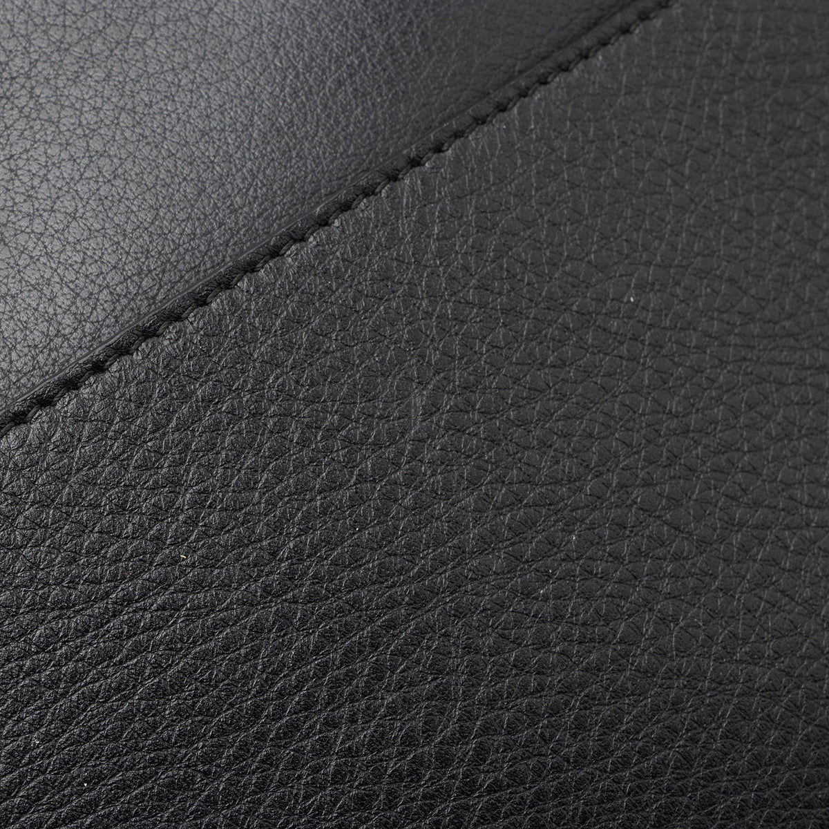 Balenciaga Calfskin Everyday S Camera Bag (SHF-Qky6Rq)