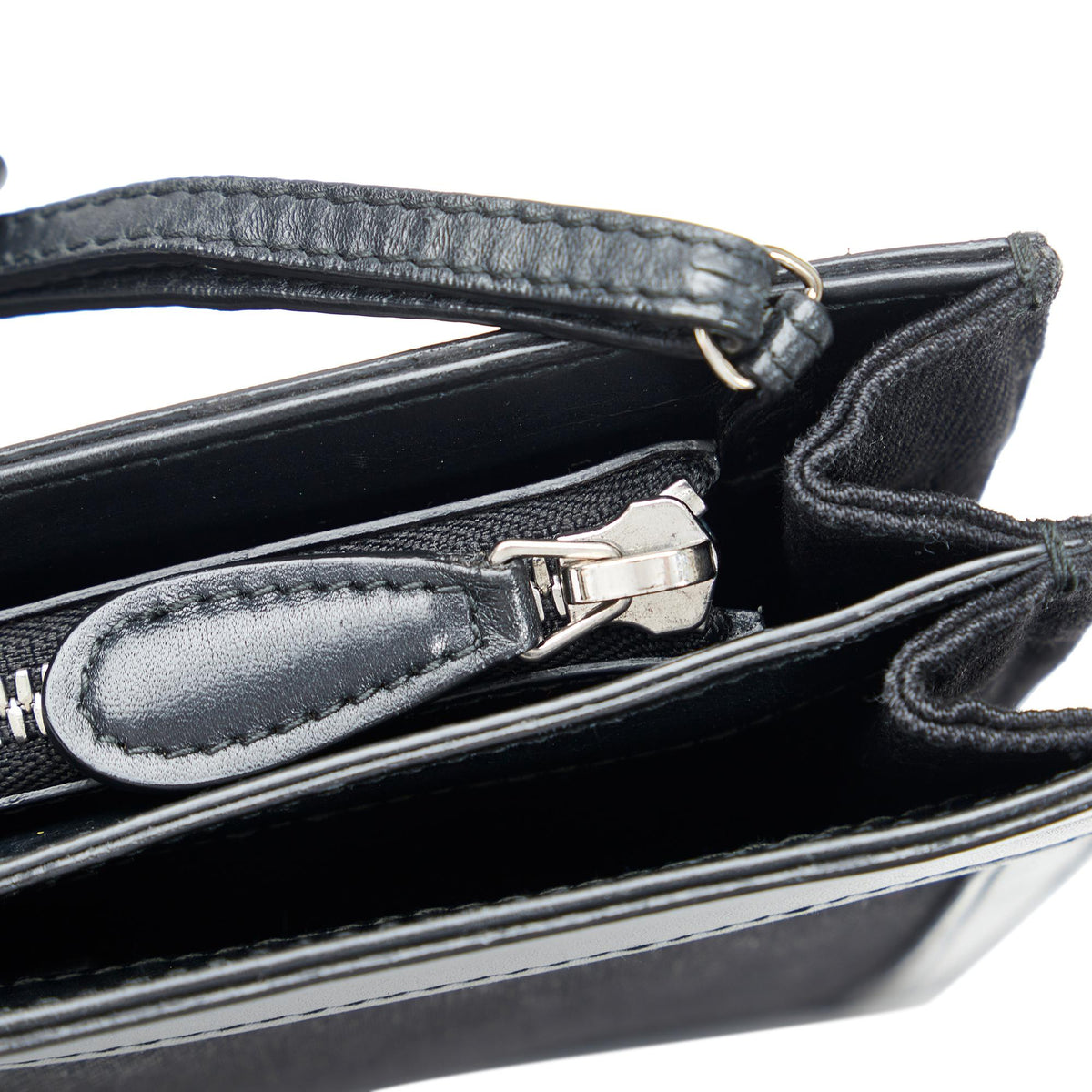 Balenciaga Navy Pochette M Crossbody (SHG-xmmUMh)