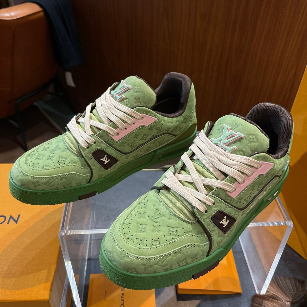 LOU TRAINERS
