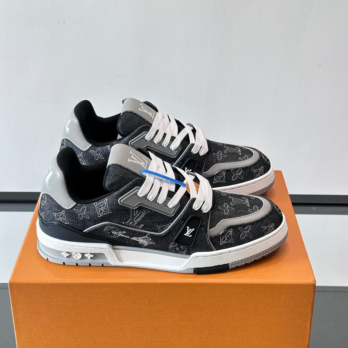 LOU TRAINERS