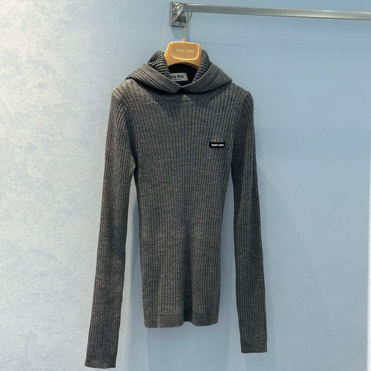 MIU M SWEATSHIRT
