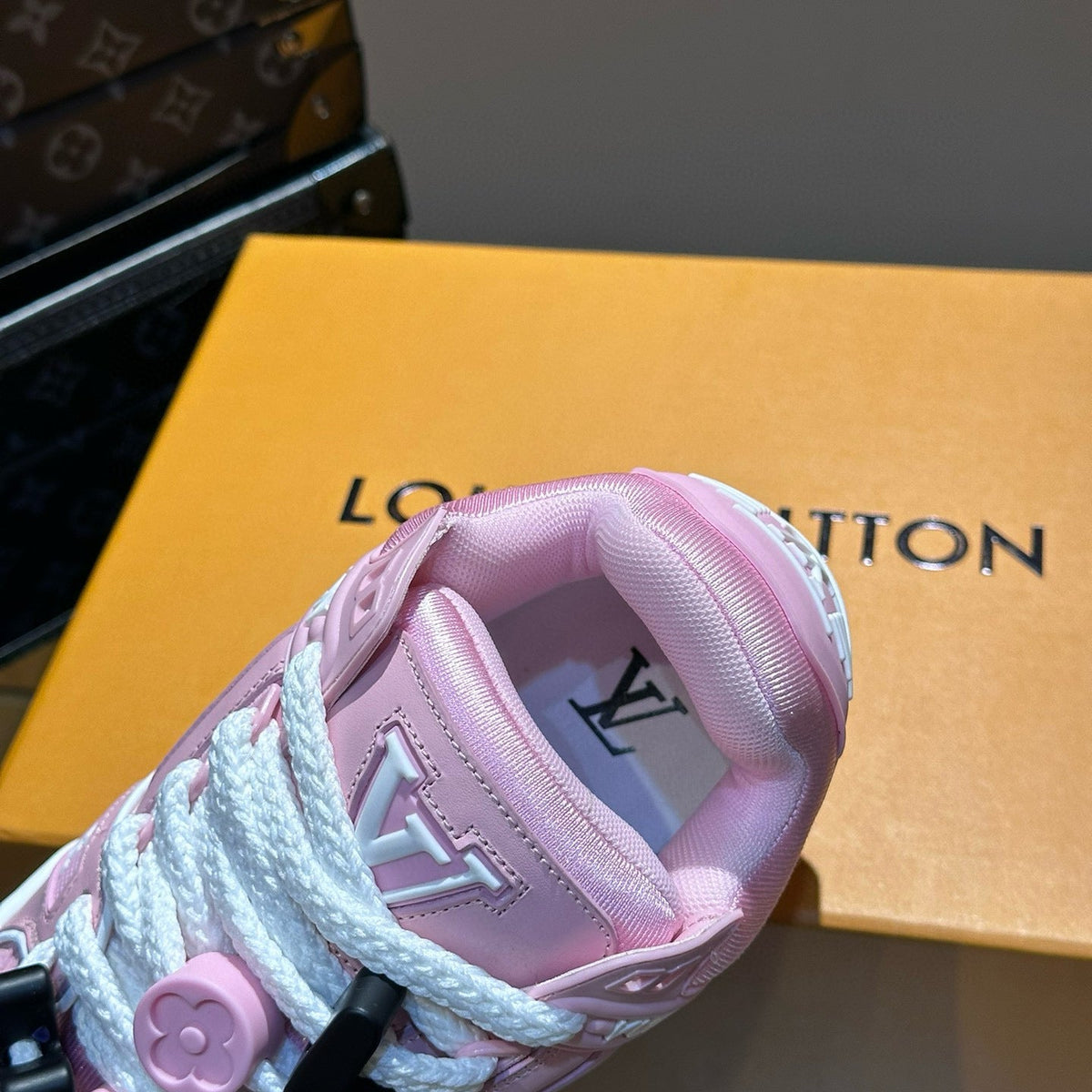 LOU TRAINERS
