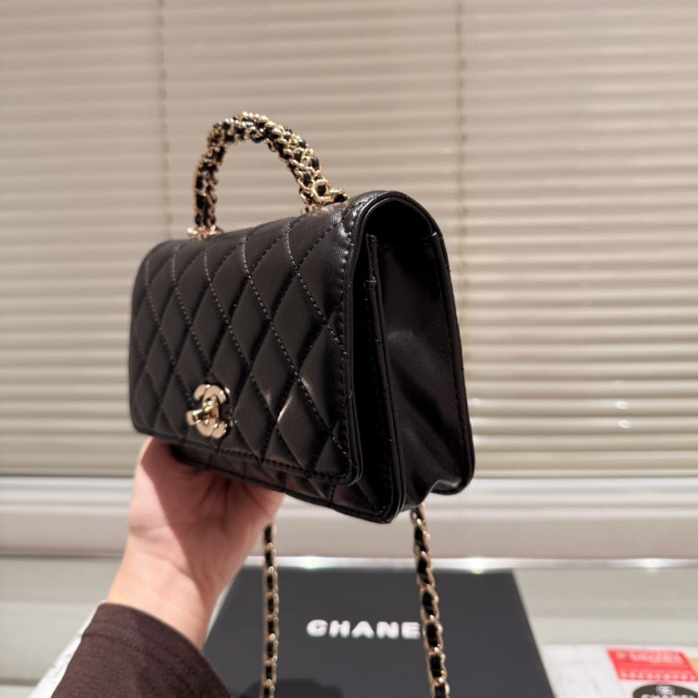 CC CLASSIC MINI FLAP WITH CHAIN HANDLE BLACK 19CM