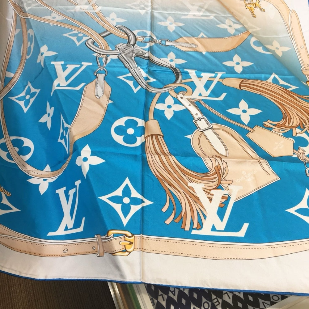LV MONOGRAM GRADIENT SQUARE SCARF IN BLUE 90CM M76777