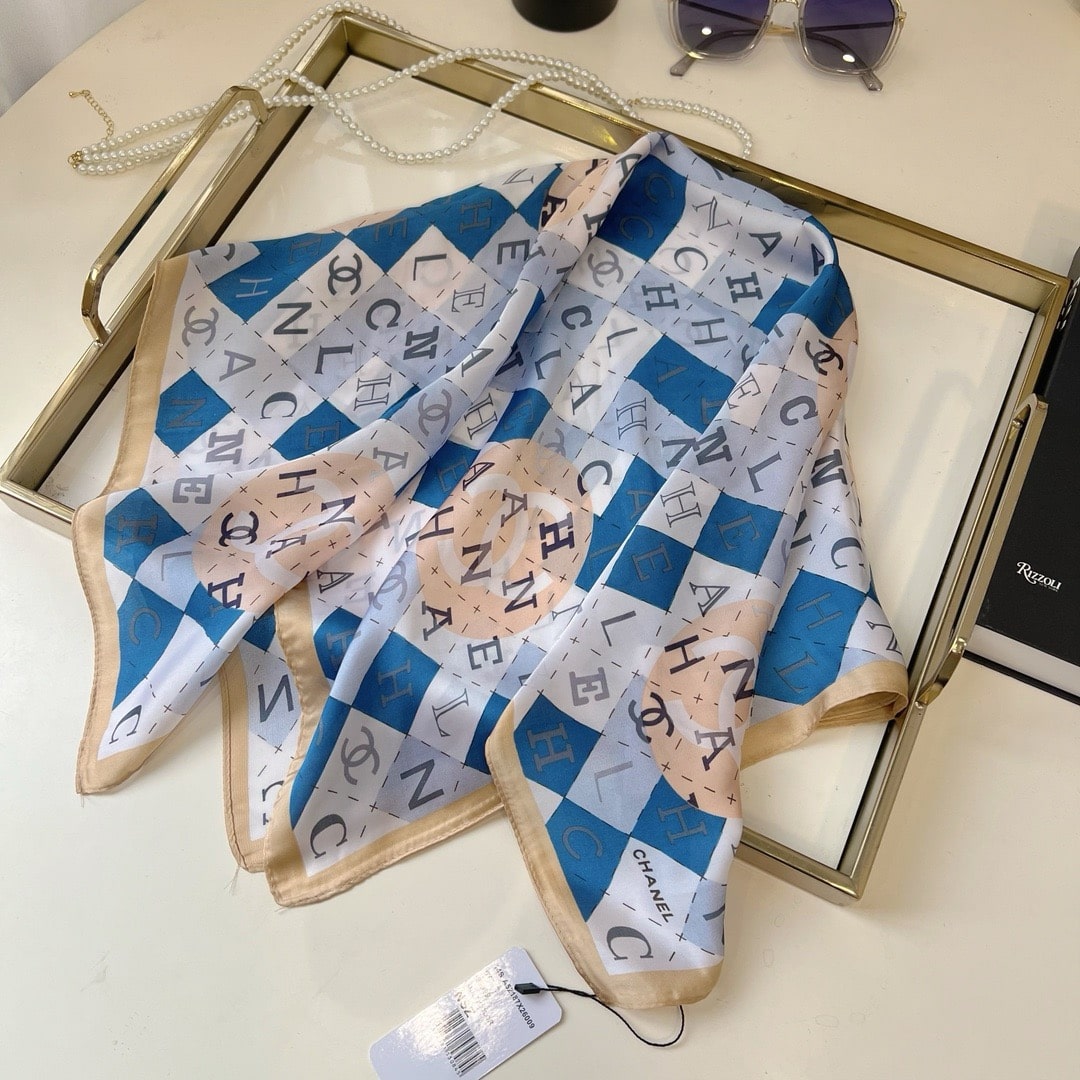 CC GEOMETRIC CC SILK SCARF BLUE AND BEIGE 70CM