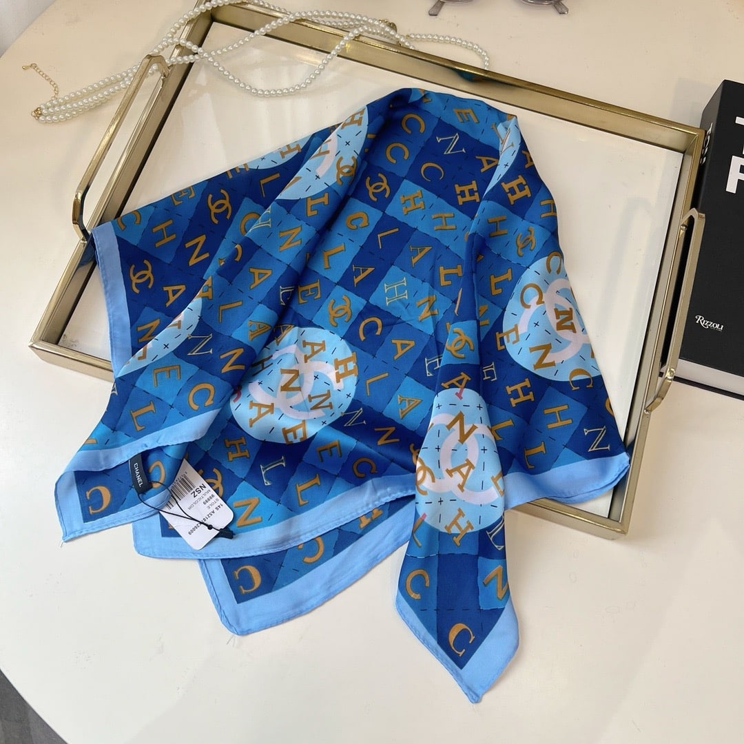 CC GEOMETRIC CC SILK SCARF BLUE AND LIGHT BLUE 70CM