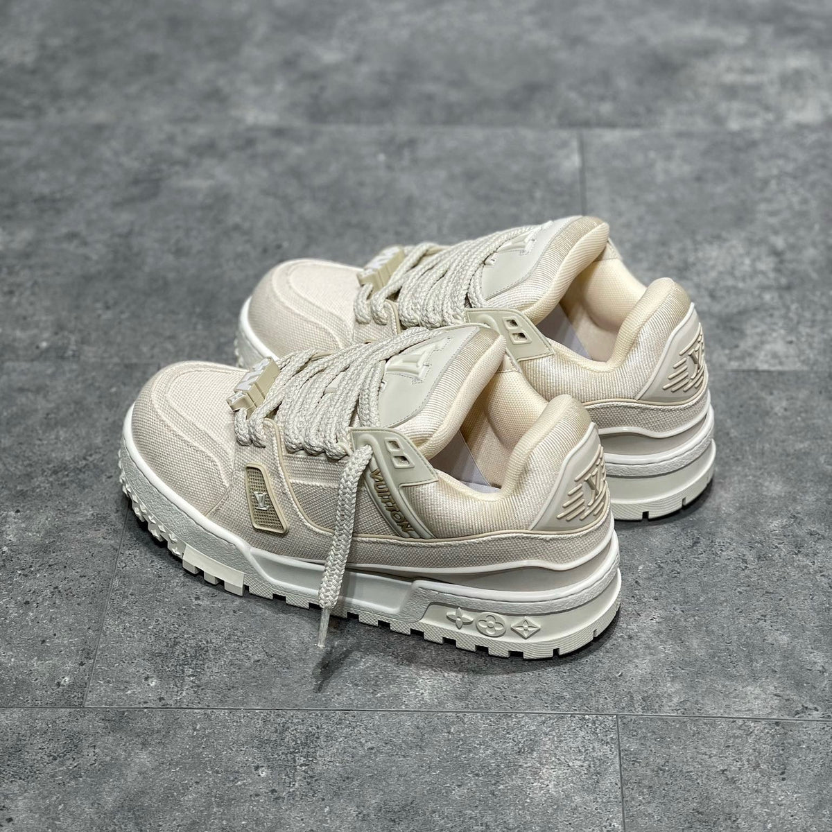 LOU TRAINERS