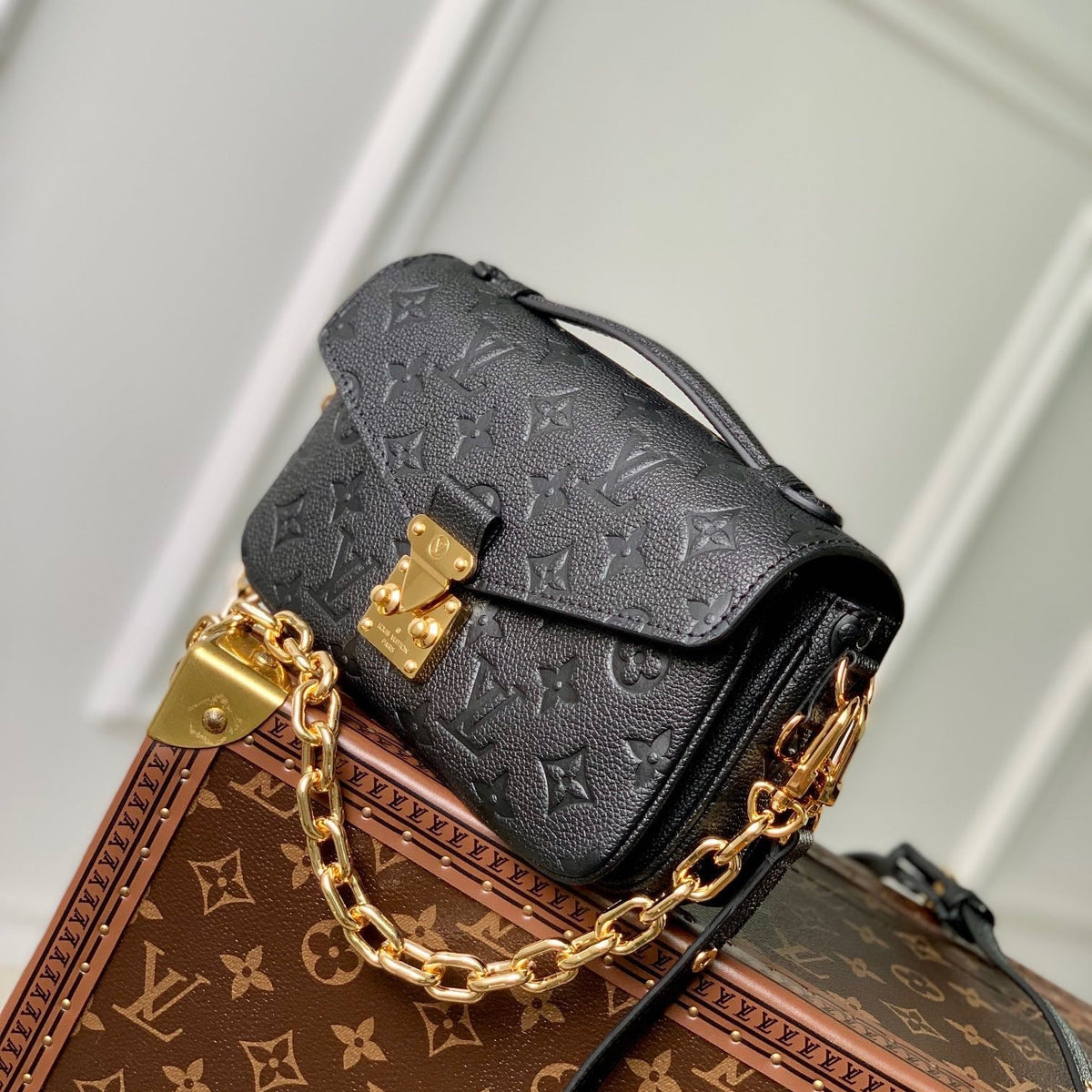 LOU POCHETTE METIS EAST WEST BAG