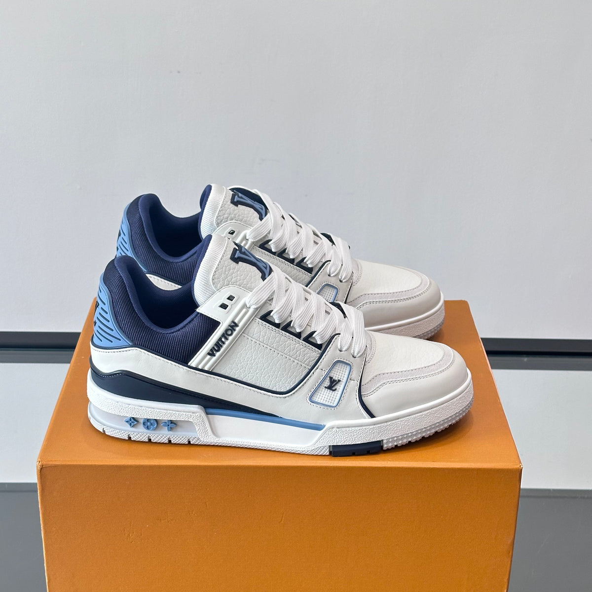 LOU TRAINERS