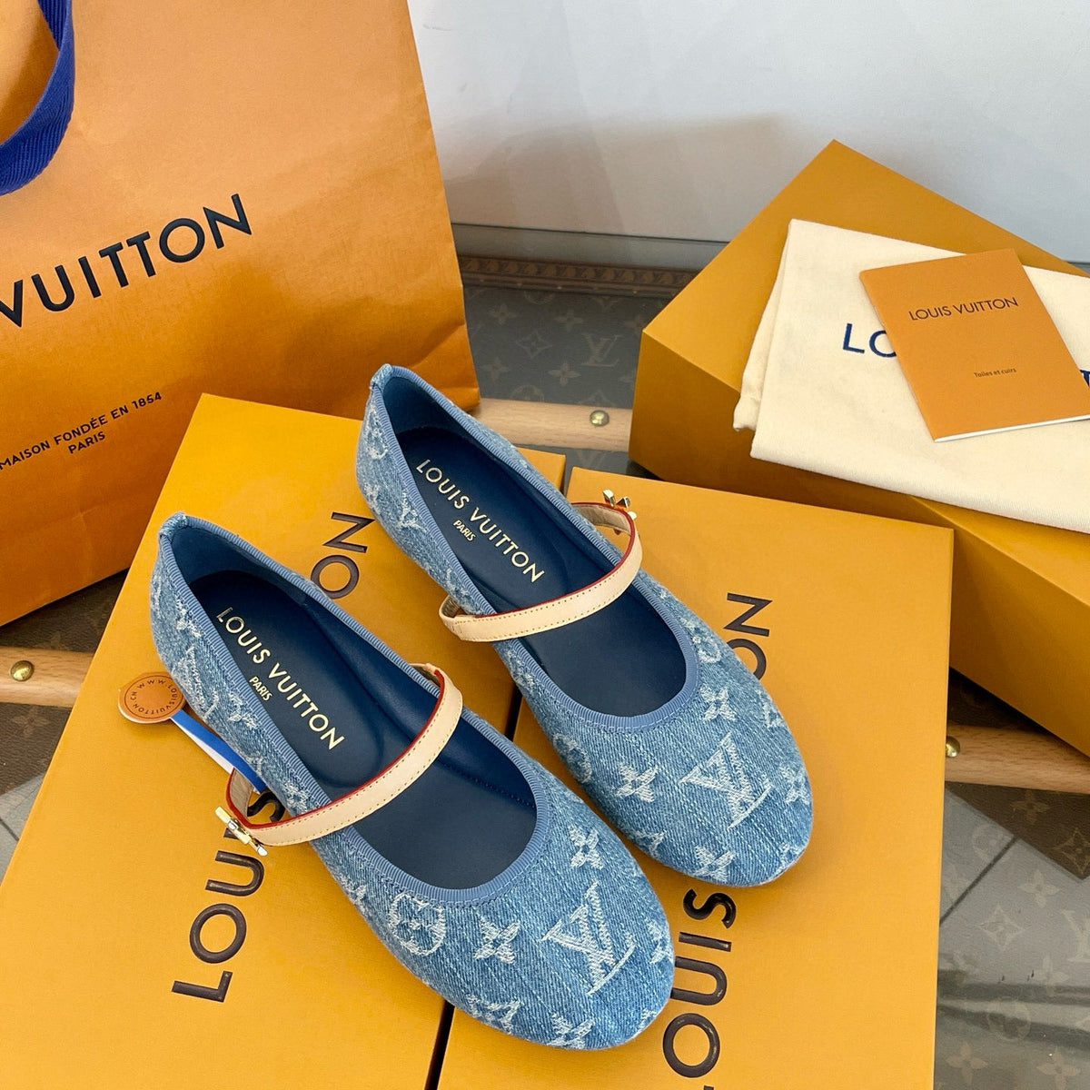 LOU ROMY BALLET FLATS