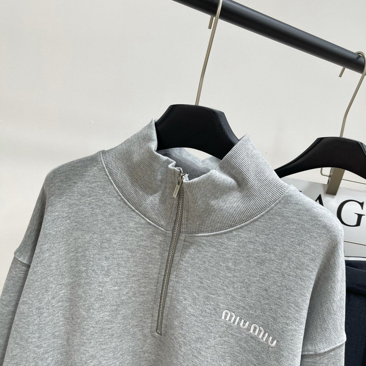 MIU M ZIP SWEATSHIRT