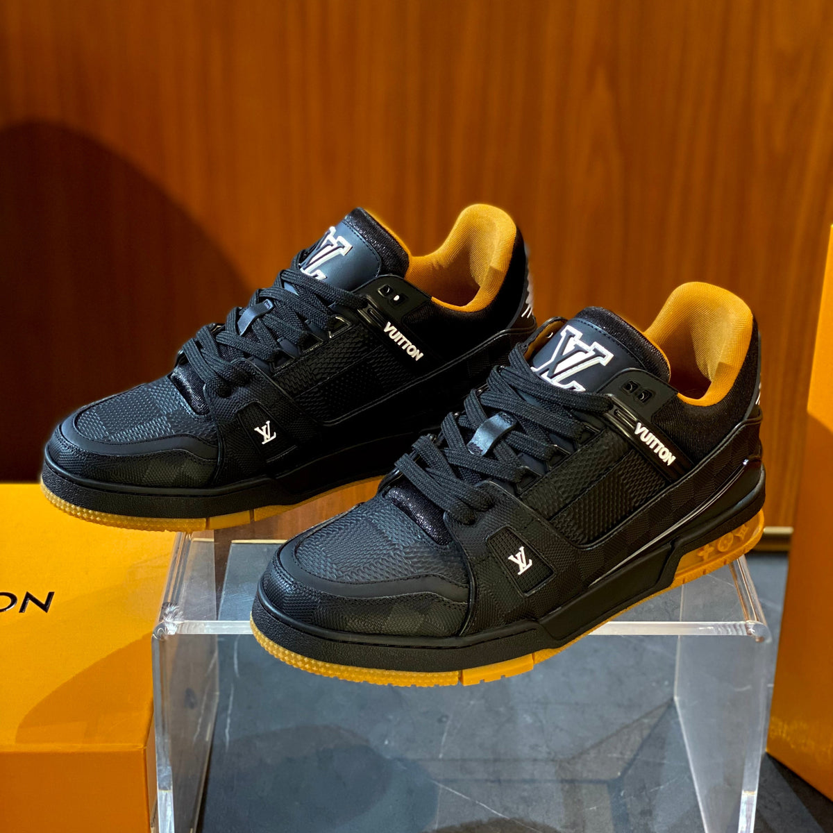 LOU TRAINERS