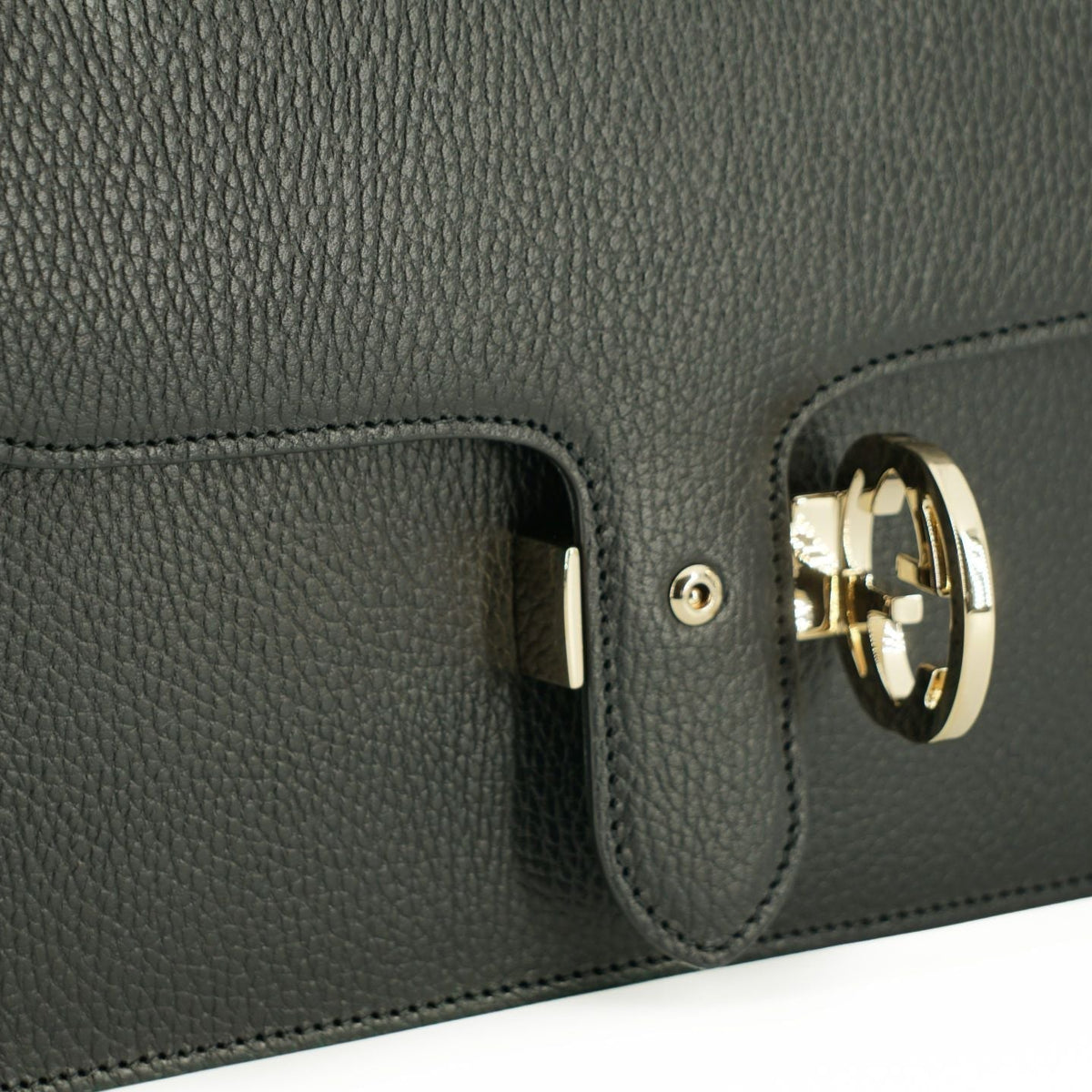 Gucci Elegant Calf Leather Shoulder Women's Bag