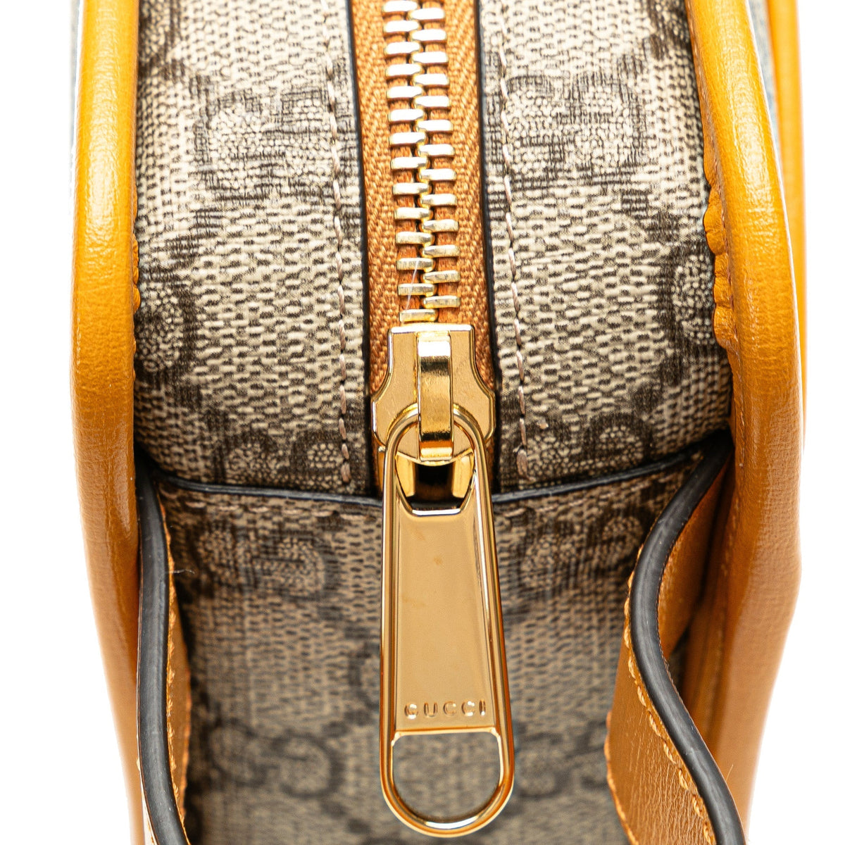 GUCCI GG Supreme Interlocking G Clutch Clutch Bag