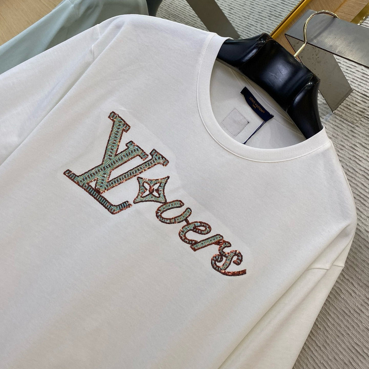 LOU T-SHIRT